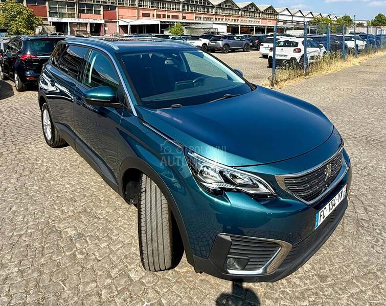 Peugeot 5008 1.2I Bussines