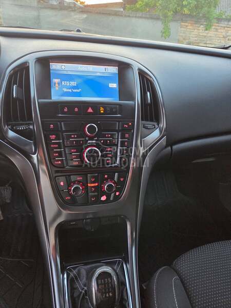Opel Astra J 1.7CDTi COSMO