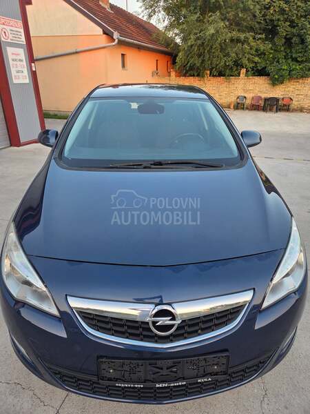 Opel Astra J 1.7CDTi COSMO
