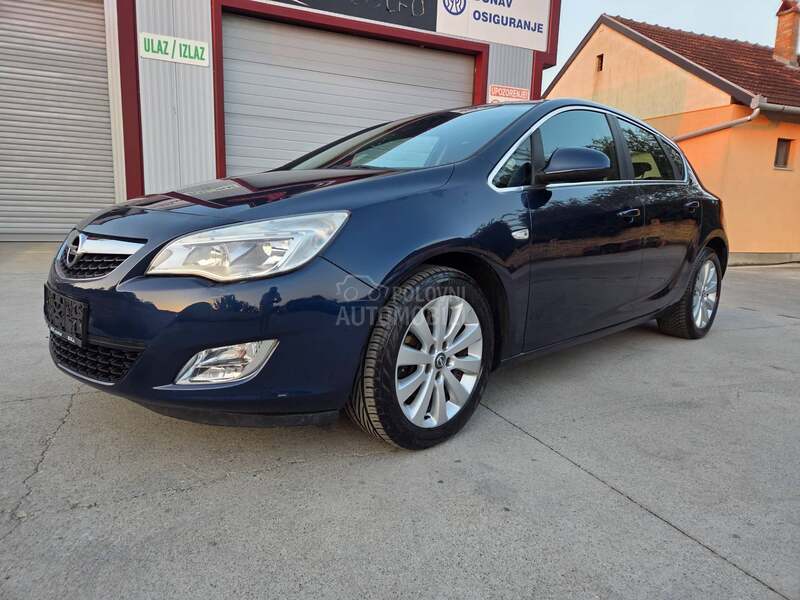 Opel Astra J 1.7CDTi COSMO