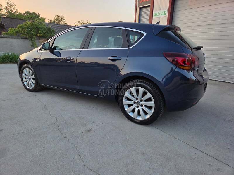 Opel Astra J 1.7CDTi COSMO