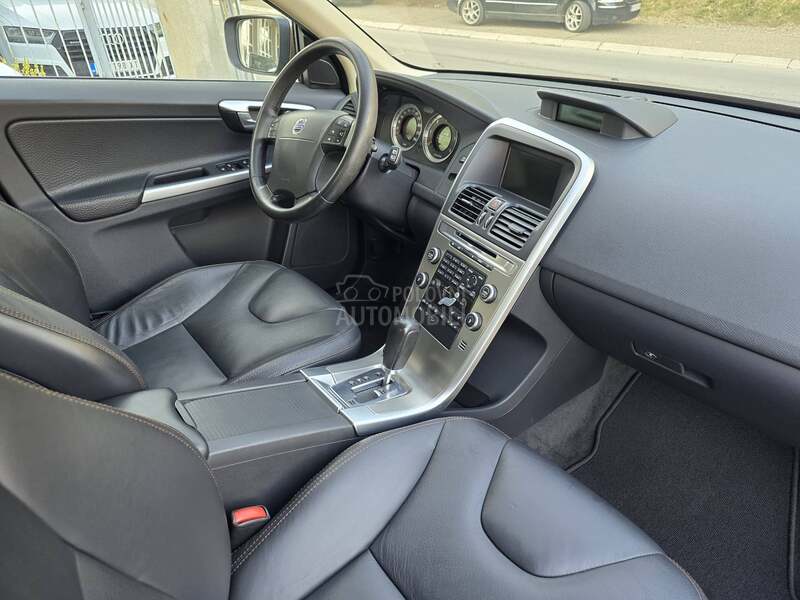 Volvo XC60 D5 AWD CH