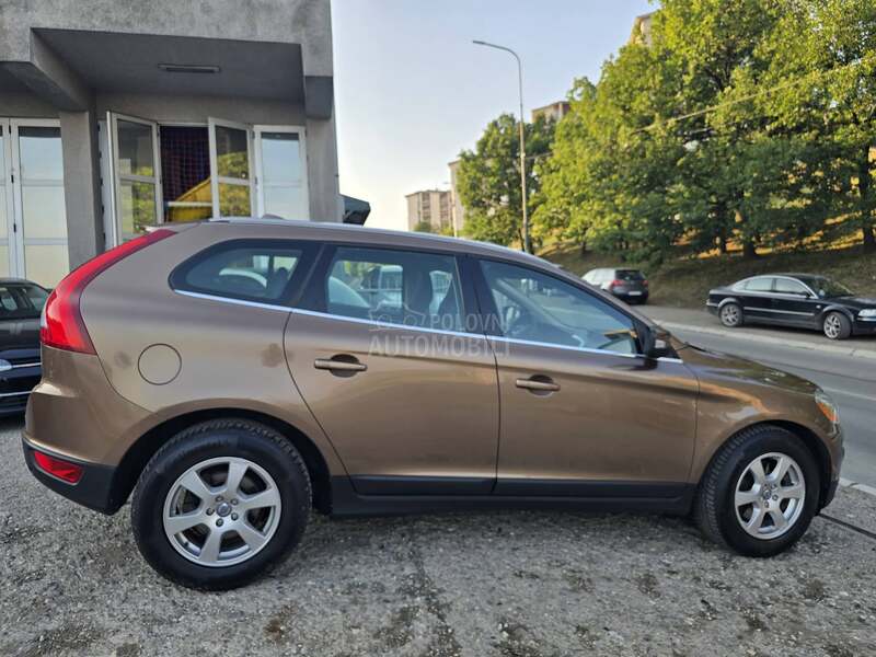 Volvo XC60 D5 AWD CH