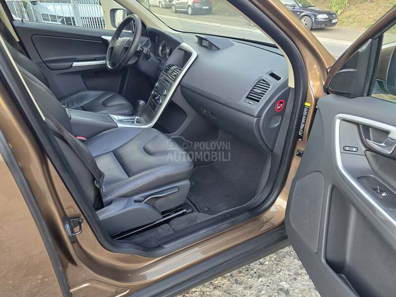 Volvo XC60 D5 AWD CH