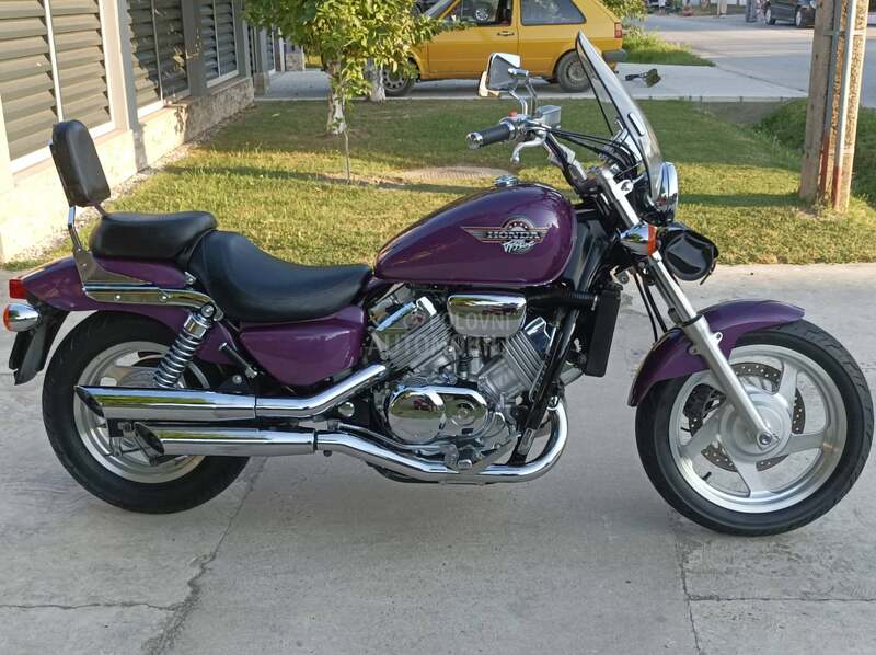 Honda VF 750 C Magna uvoz CH