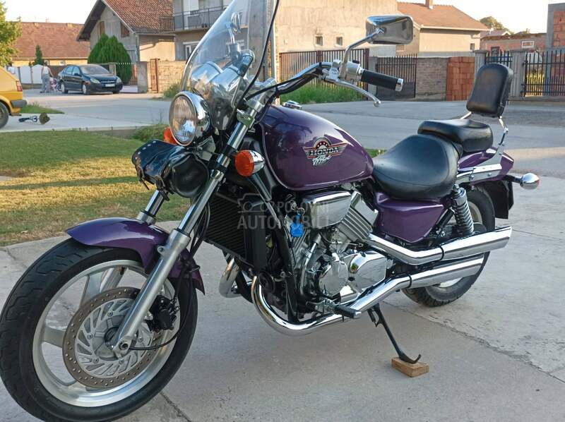 Honda VF 750 C Magna uvoz CH