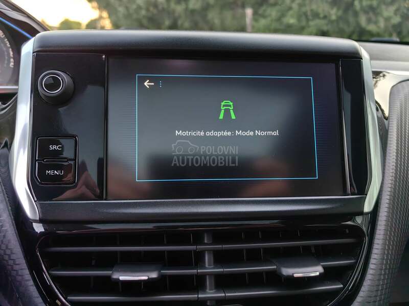 Peugeot 2008 Allure pano