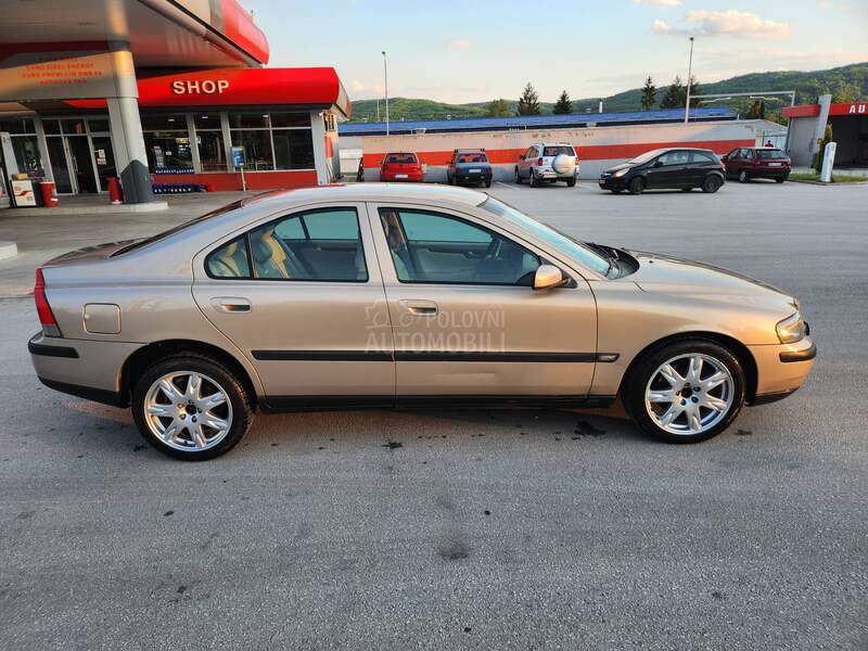 Volvo S60 2.5T 4x4