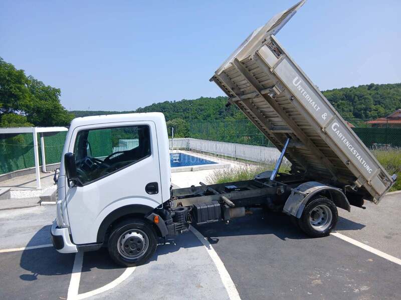 Renault Maxity 130