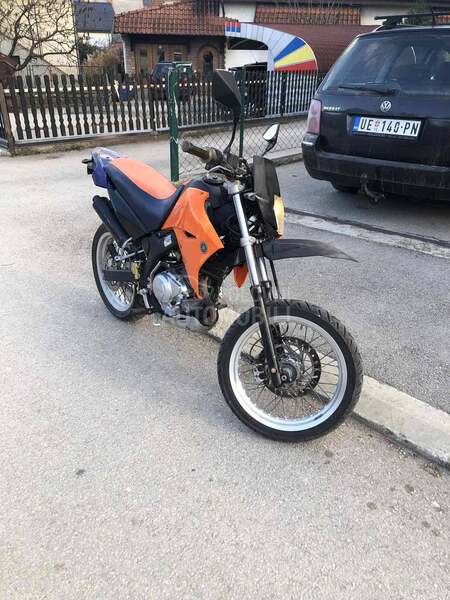Yamaha XT125X