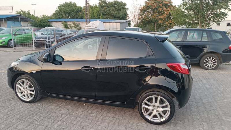 Mazda 2 