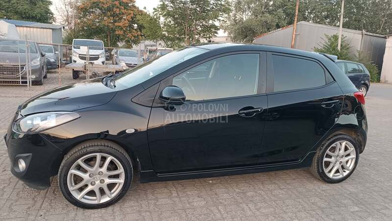 Mazda 2 