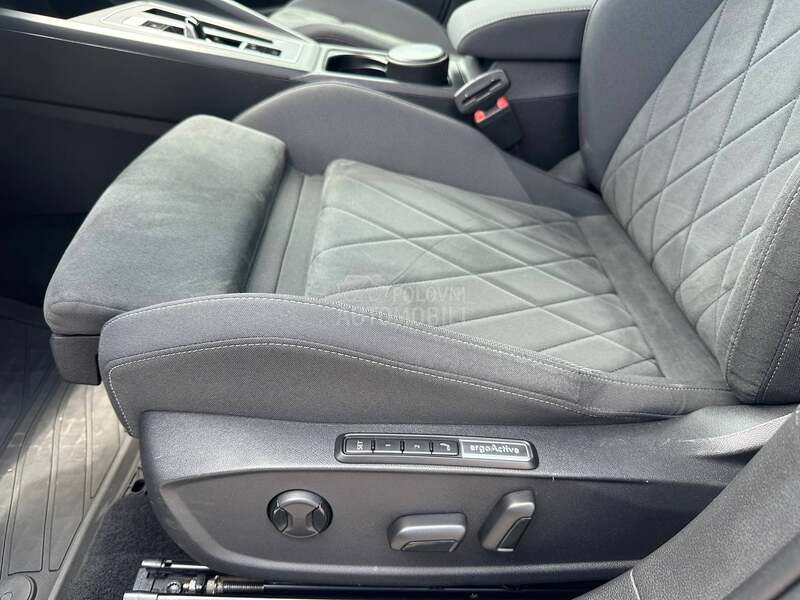 Volkswagen Golf 8 Style 2.0 190