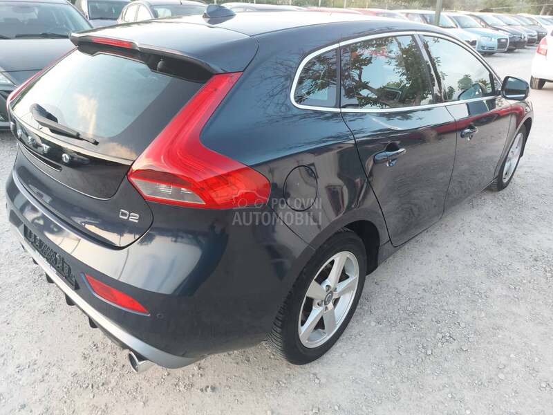 Volvo V40 1.6 D2 Rdesign