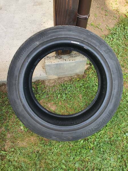 Bridgestone 235/45 R18 Letnja