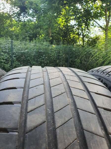 Bridgestone 235/45 R18 Letnja