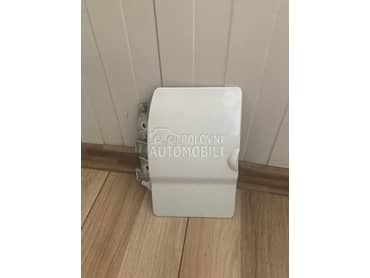 Poklopac rezervoara za trafic