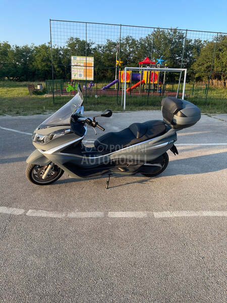 Piaggio x10 350