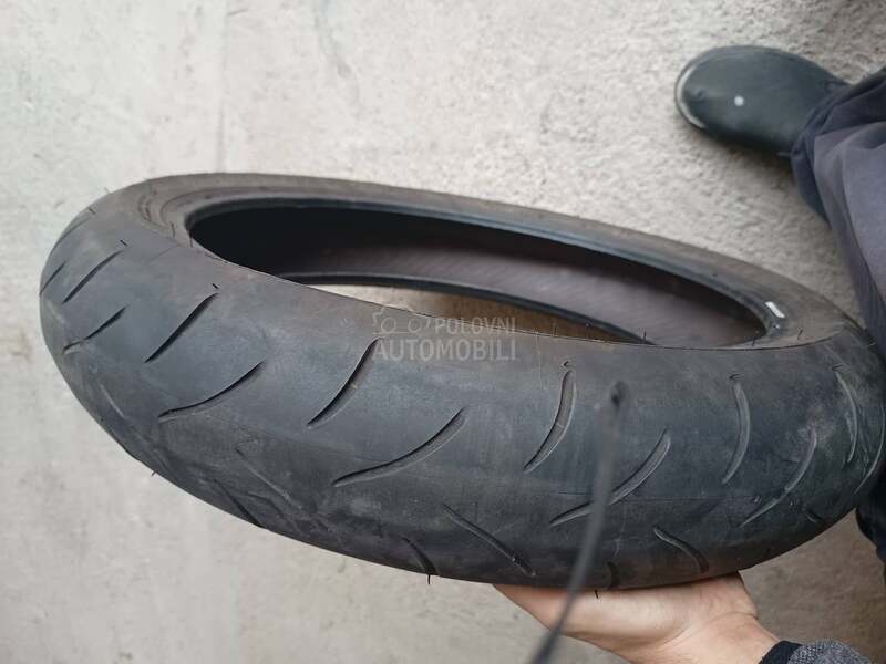 Bridgestone 120/70 R17 Sve sezone