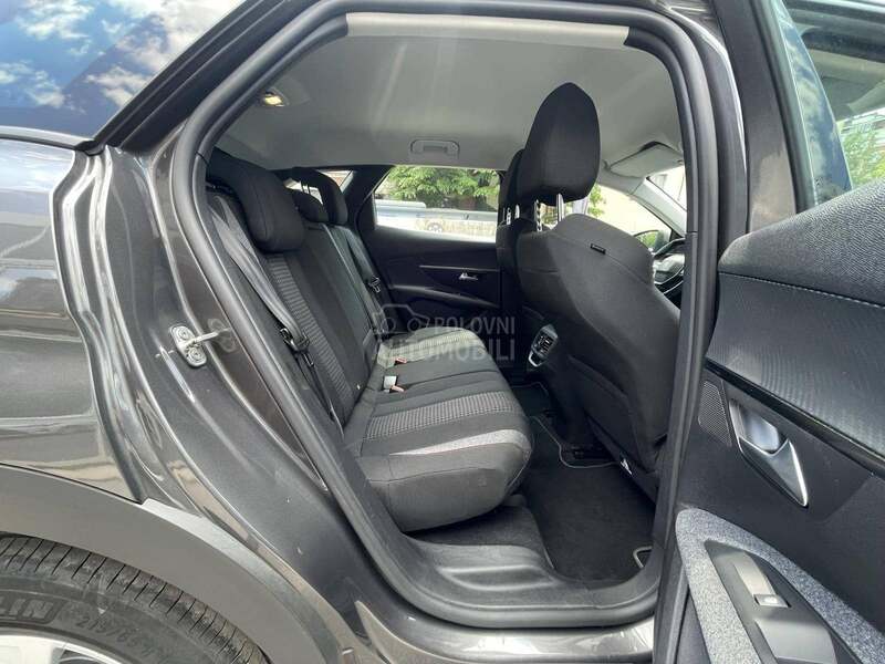 Peugeot 3008 1.2 B Autom