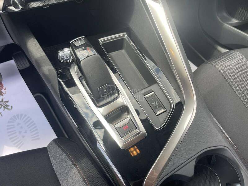 Peugeot 3008 1.2 B Autom