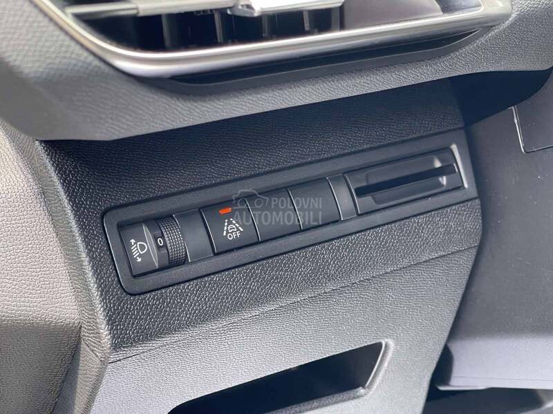 Peugeot 3008 1.2 B Autom
