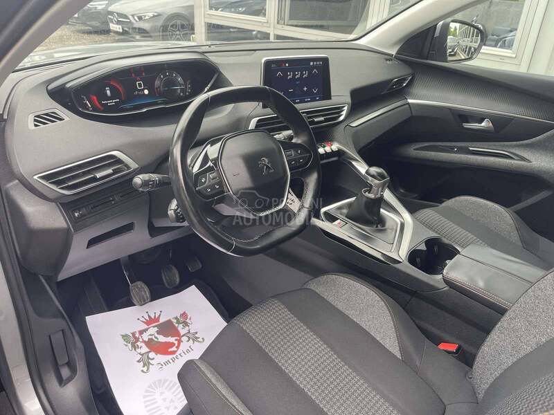 Peugeot 3008 1.2 B
