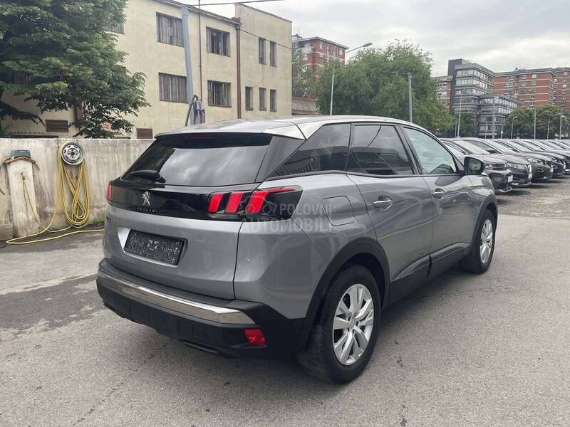 Peugeot 3008 1.2 B