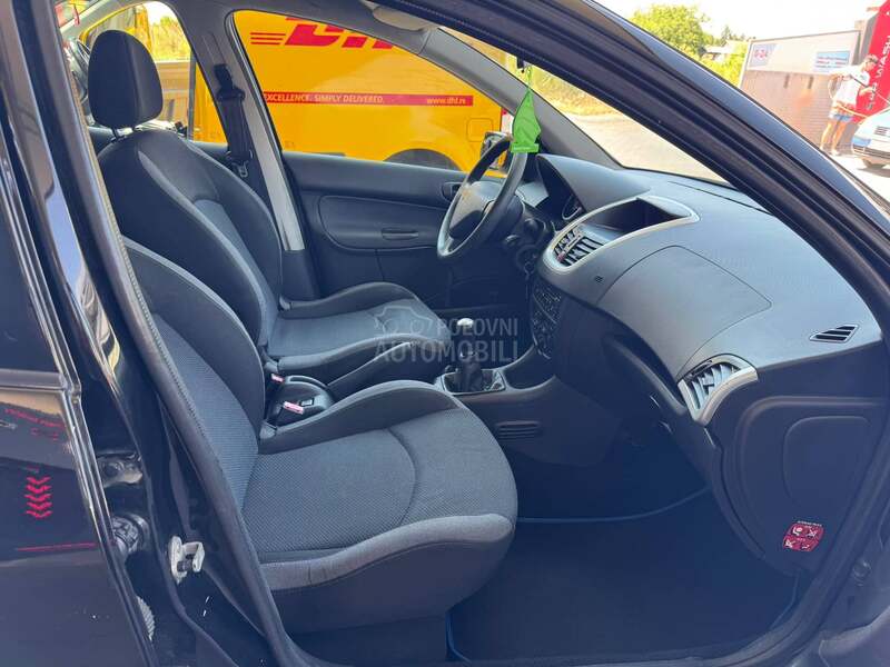 Peugeot 206 plus REZERVISAN
