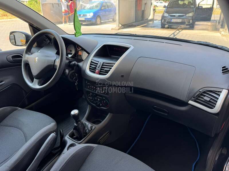 Peugeot 206 plus REZERVISAN