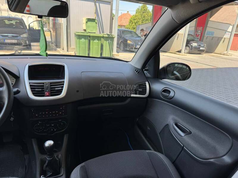 Peugeot 206 plus REZERVISAN