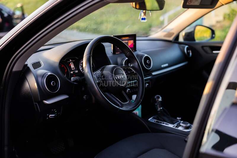 Audi A3 1.6  TDI S-Tronic