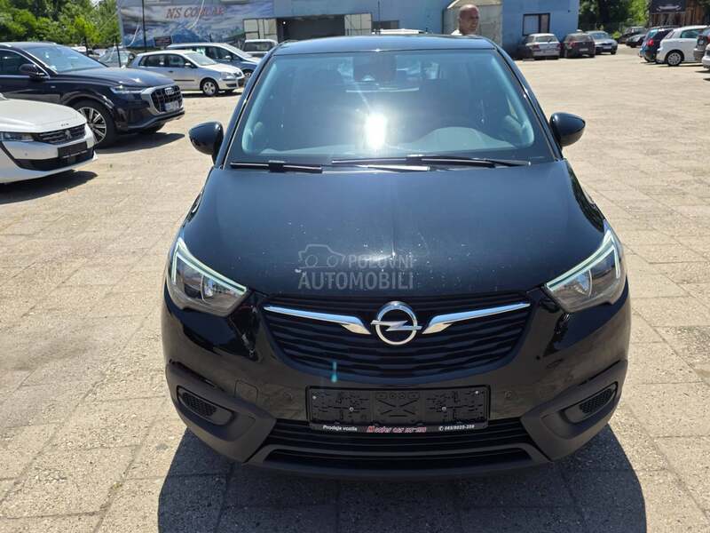 Opel Crossland X  1.2b LED/TEMPOM