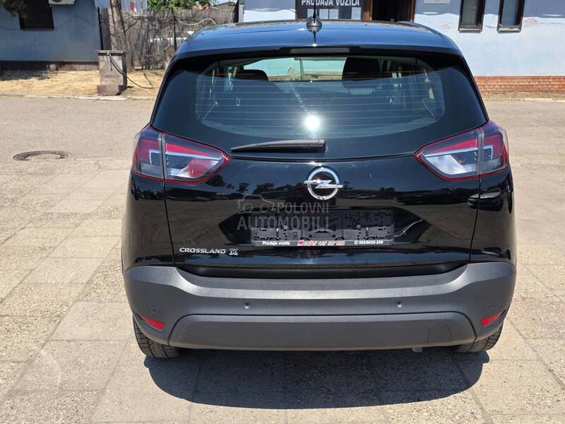 Opel Crossland X  1.2b LED/TEMPOM