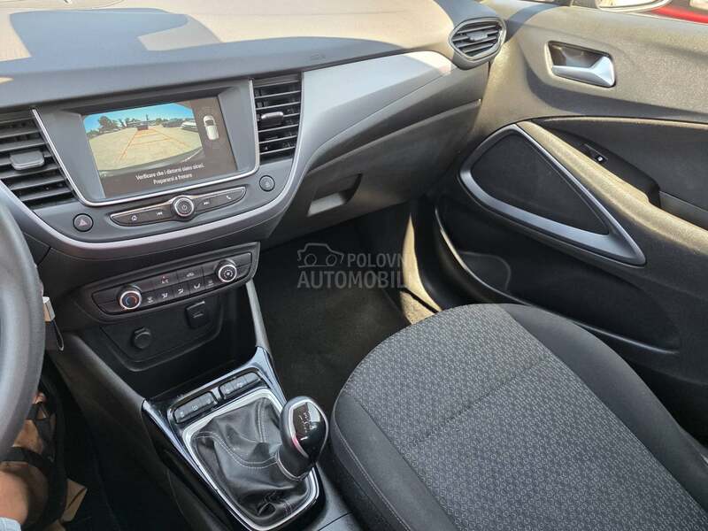 Opel Crossland X  1.2b LED/TEMPOM