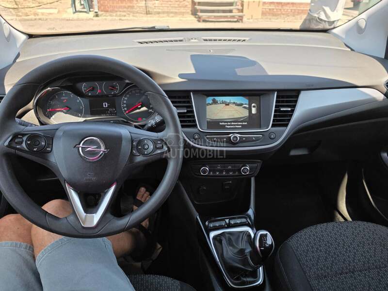 Opel Crossland X  1.2b LED/TEMPOM