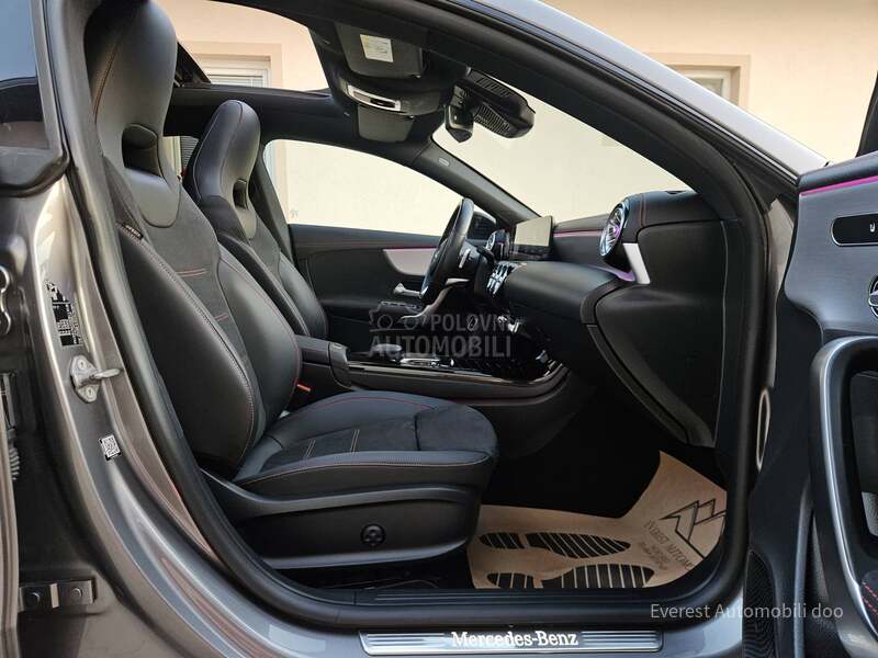 Mercedes Benz CLA 180 AMG/PANO/MEMOR