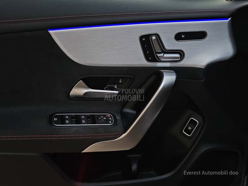 Mercedes Benz CLA 180 AMG/PANO/MEMOR