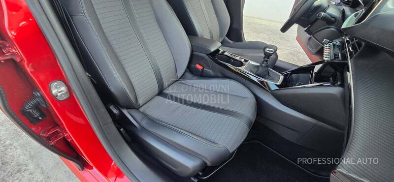 Peugeot 208 1.2b/Allure/Virt/Acc