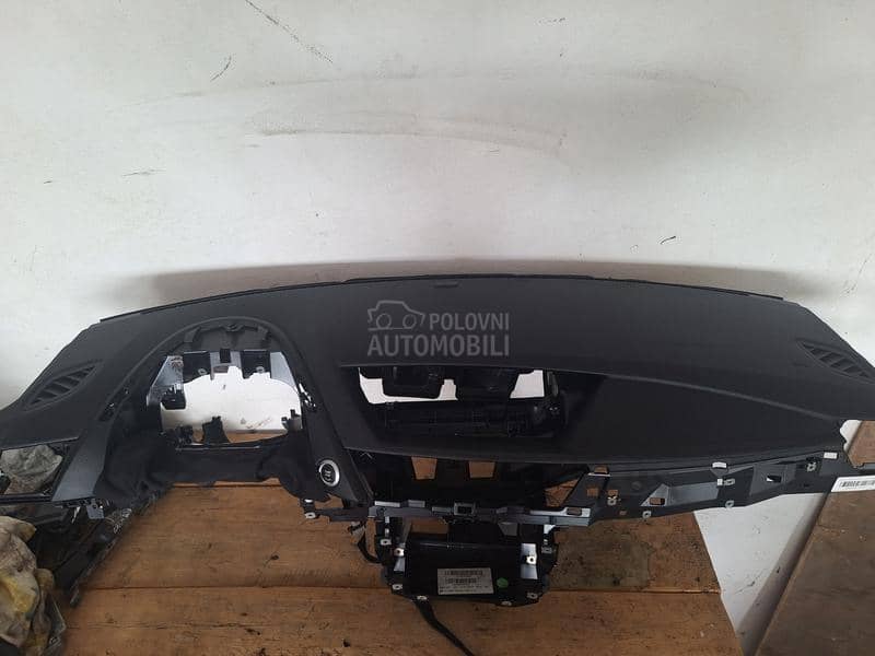 Instrument tabla za X1 E84