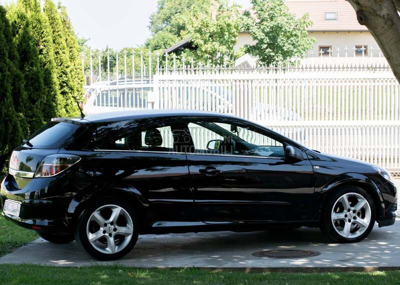 Opel Astra H GTC