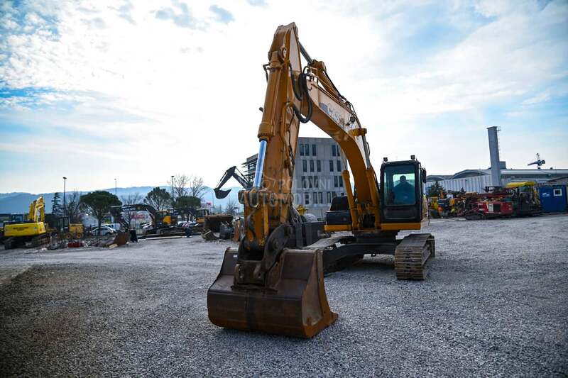 Case CX240B