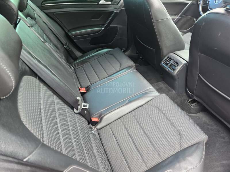 Volkswagen Golf 7 1.6 TDI PANO