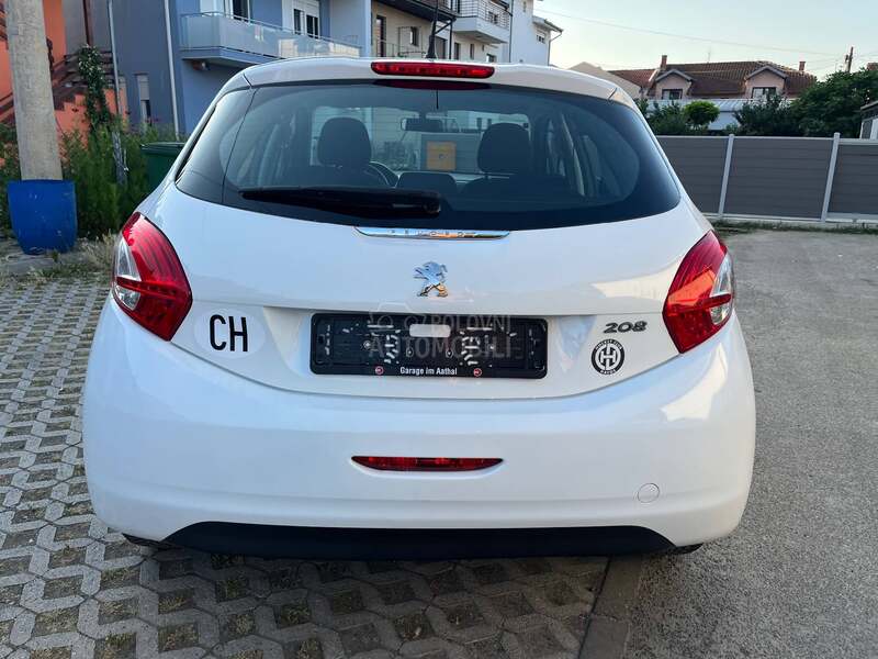 Peugeot 208 1.2 OČUVAN 2014