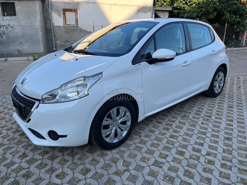 Peugeot 208 1.2 OČUVAN 2014
