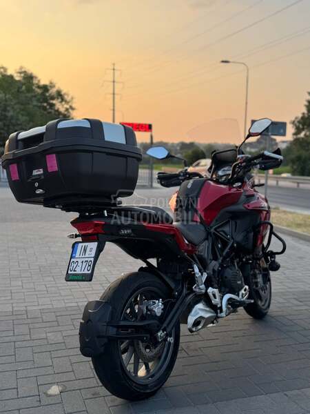 Benelli trk 502