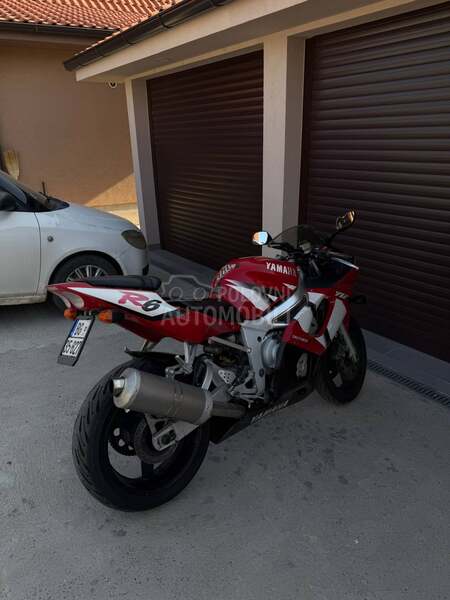 Yamaha R6