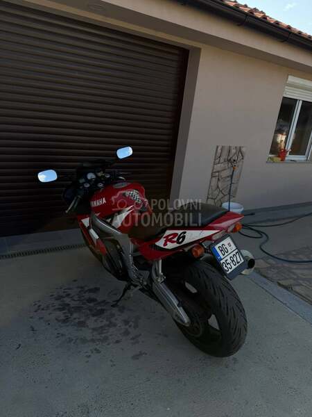 Yamaha R6