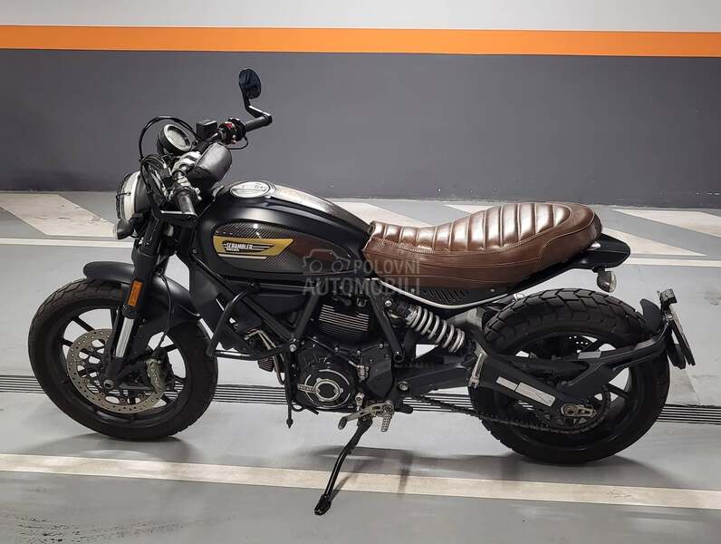 Ducati Scrambler 800 Icon Dark