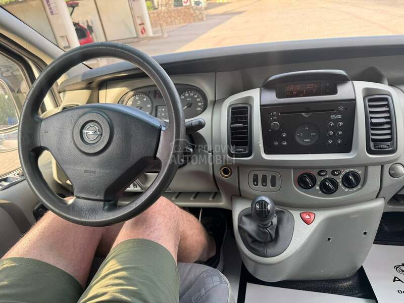 Opel Vivaro ch